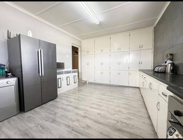 4 BEDROOM HOUSE FOR SALE IN AMANDELRUG